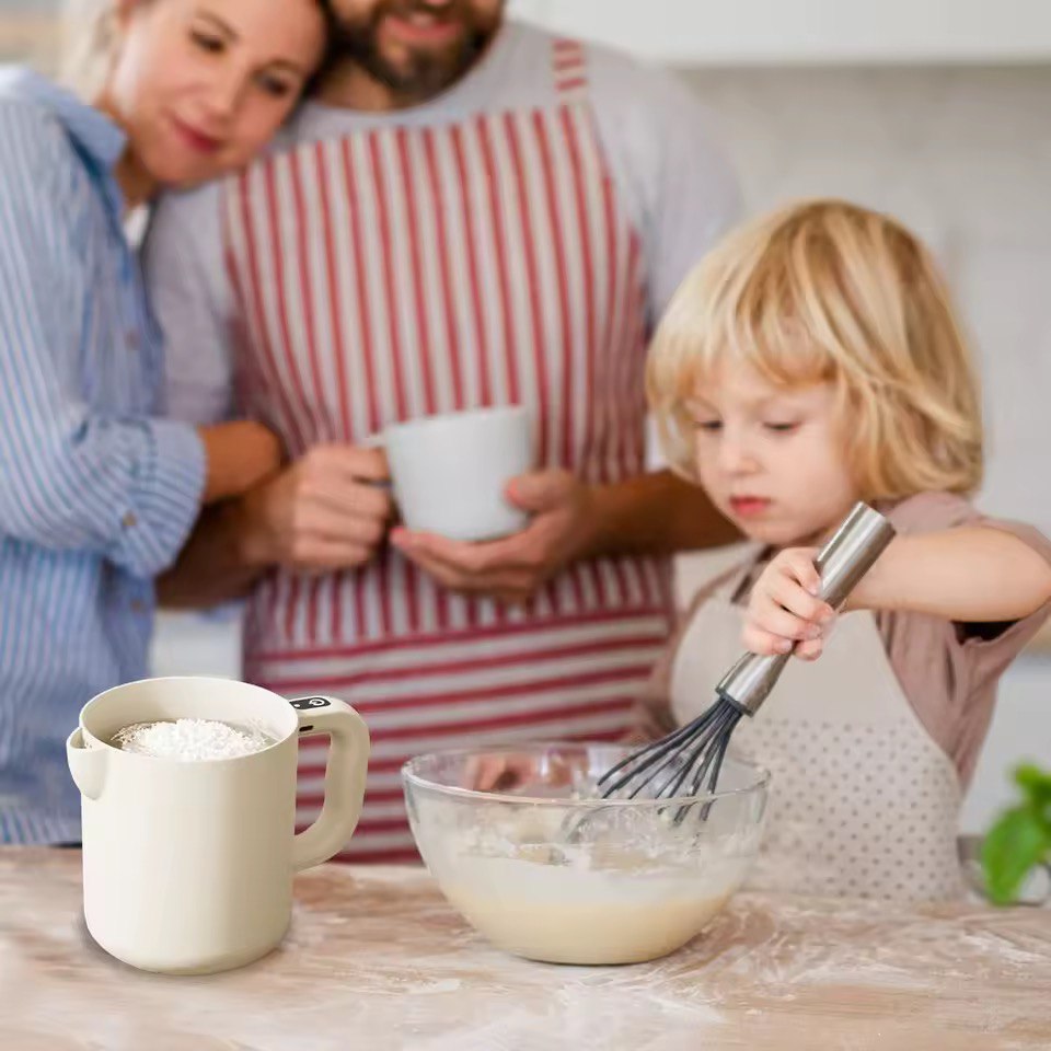 Self-Stirring Mug – The Smart Way to Mix Everything